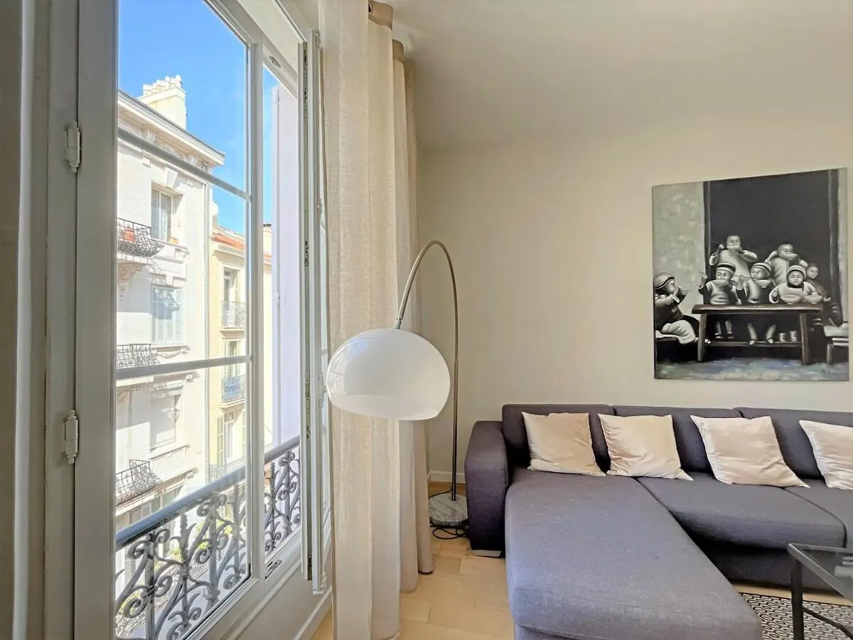 Iris Apartment Backcroisette Cannes France