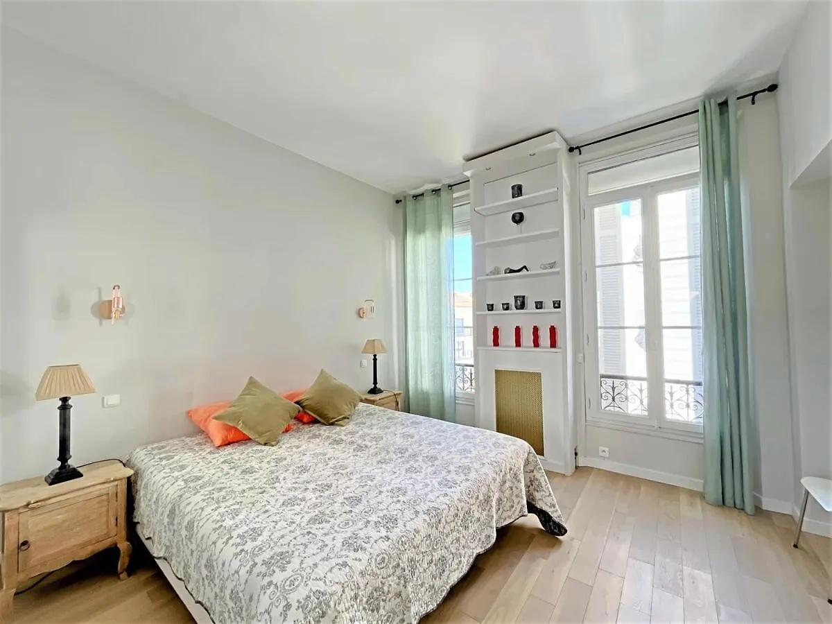 Iris Apartment Backcroisette Cannes 0*,